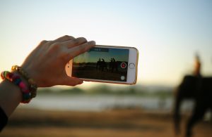 shooting-video-with-a-smarthphone